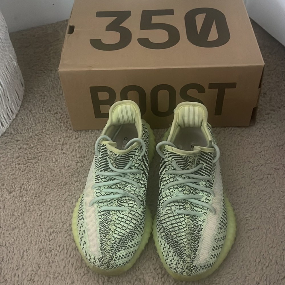 Yeezy Boost 350 V2| Size 6.5